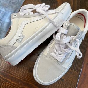 Vans - NWOT - Pop Cush edition